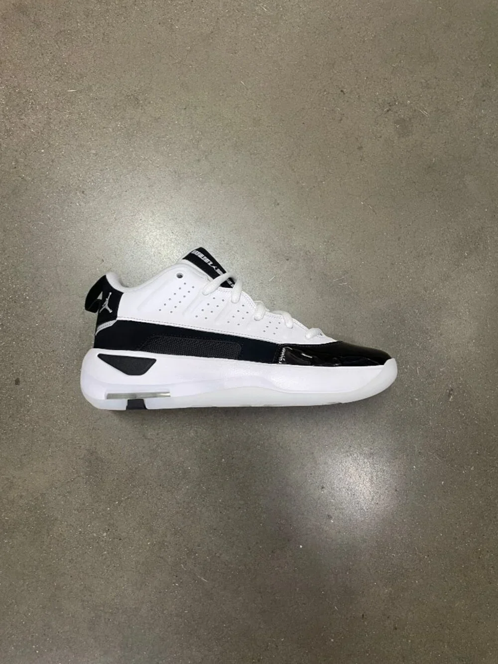 Men's Jordan Max Aura 7 Mid Sneaker (various colors and sizes)